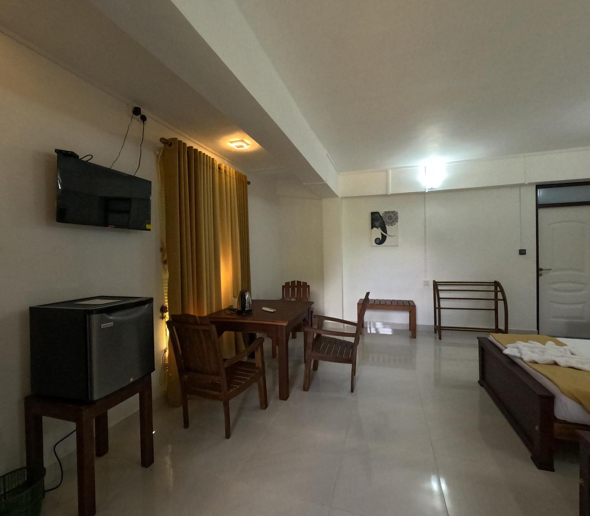 Spice Village Hotel & Restaurant Хабарана Экстерьер фото