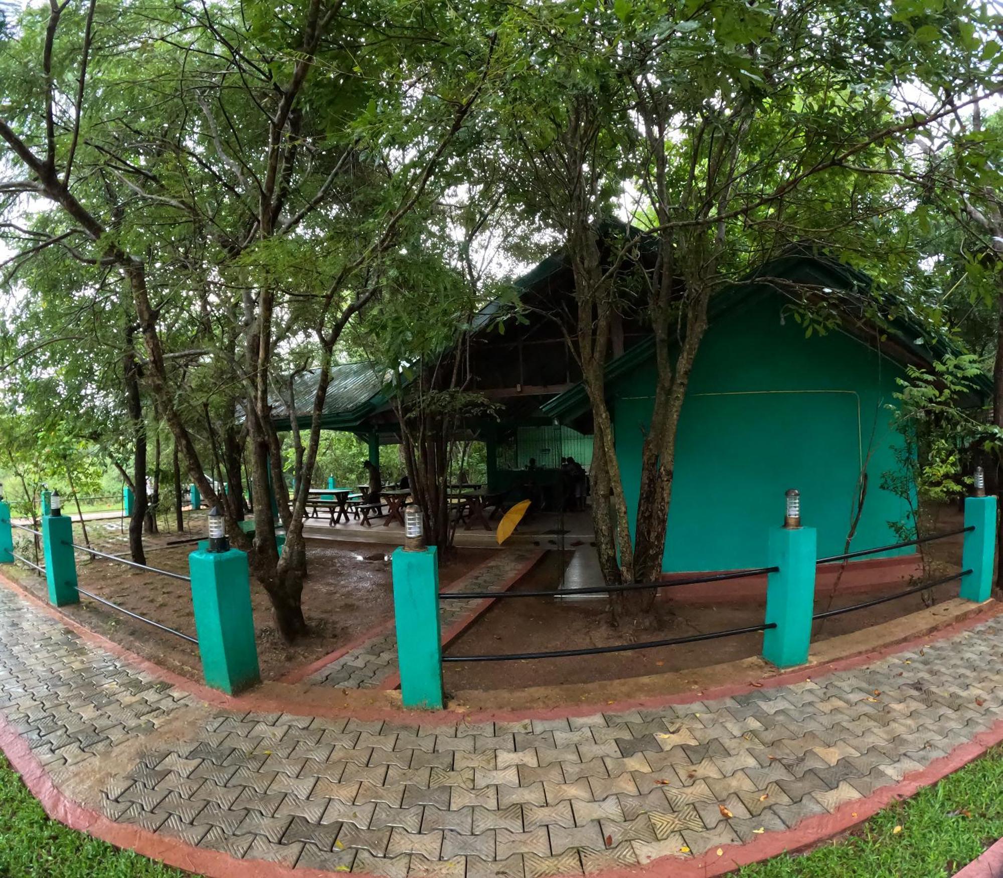 Spice Village Hotel & Restaurant Хабарана Экстерьер фото