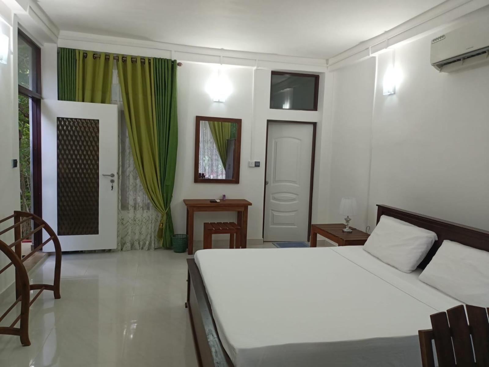 Spice Village Hotel & Restaurant Хабарана Экстерьер фото