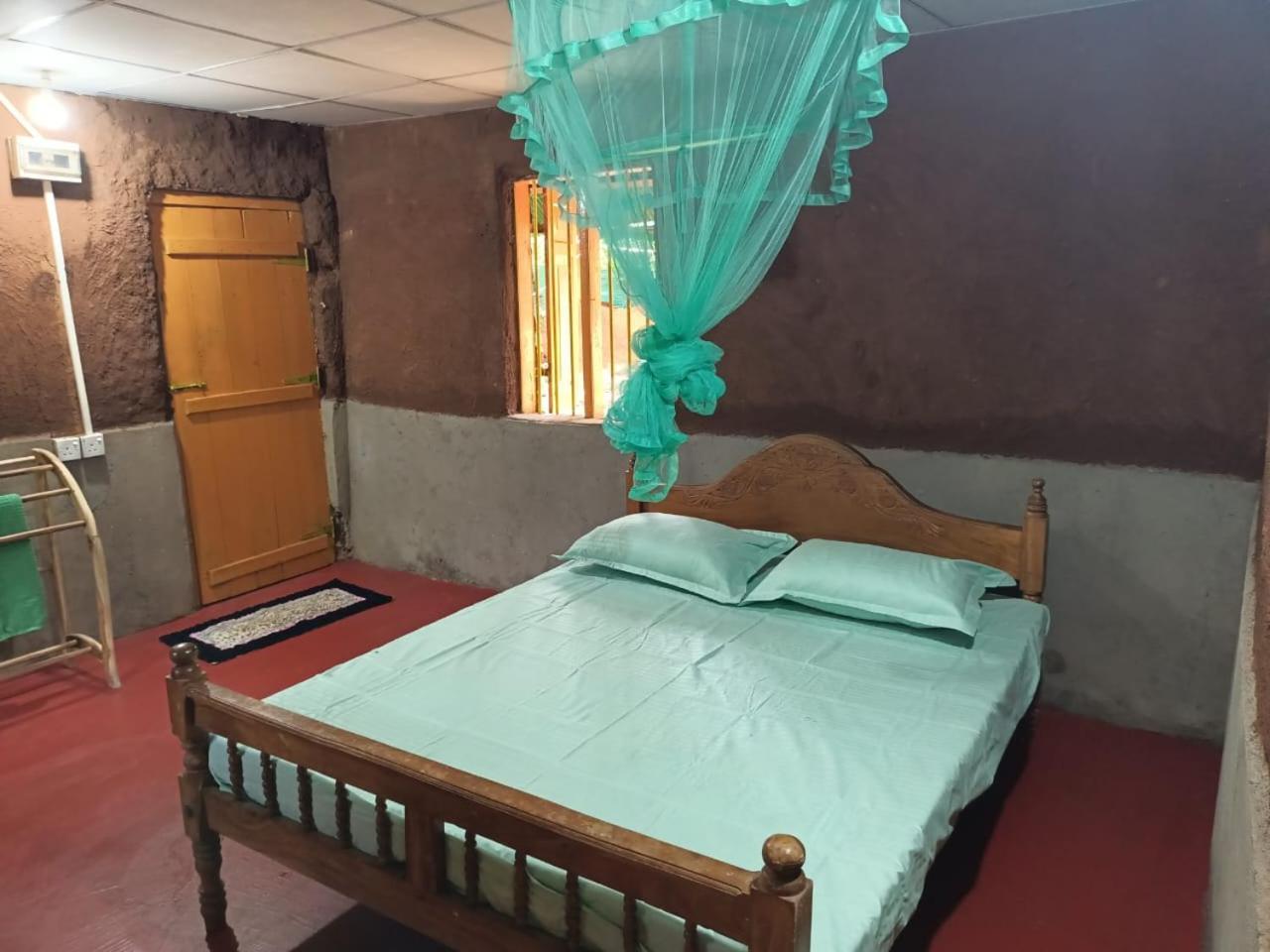 Spice Village Hotel & Restaurant Хабарана Экстерьер фото